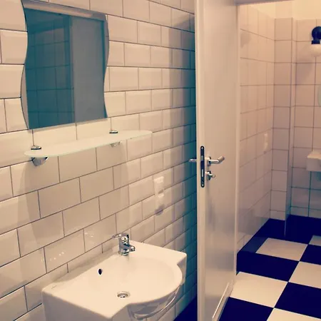 Grand Hostel *