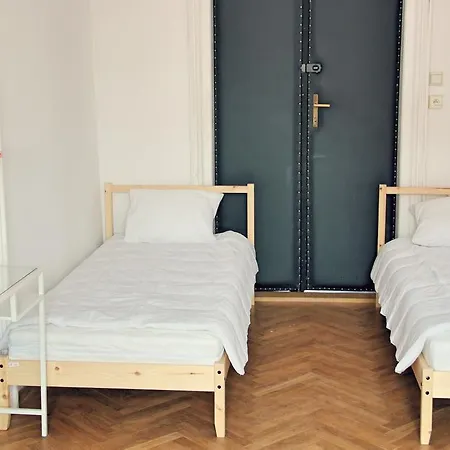Hostel Grand *